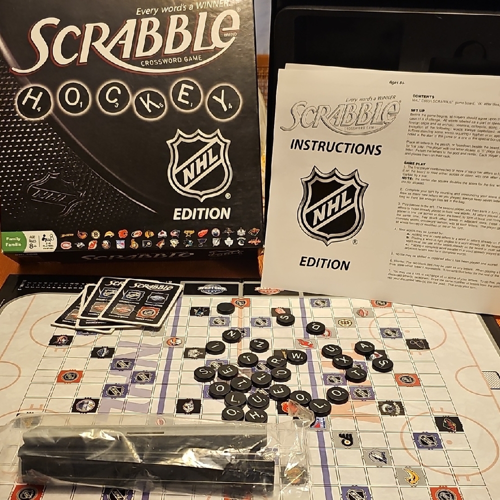 NHL Official Hockey Scrabble Game - Like New